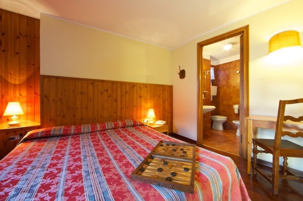 Hotel Dolonne กูร์มาเยอร์ ภายนอก รูปภาพ
